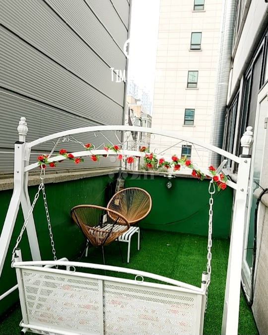 Studio apartment with a balcony 15th image
