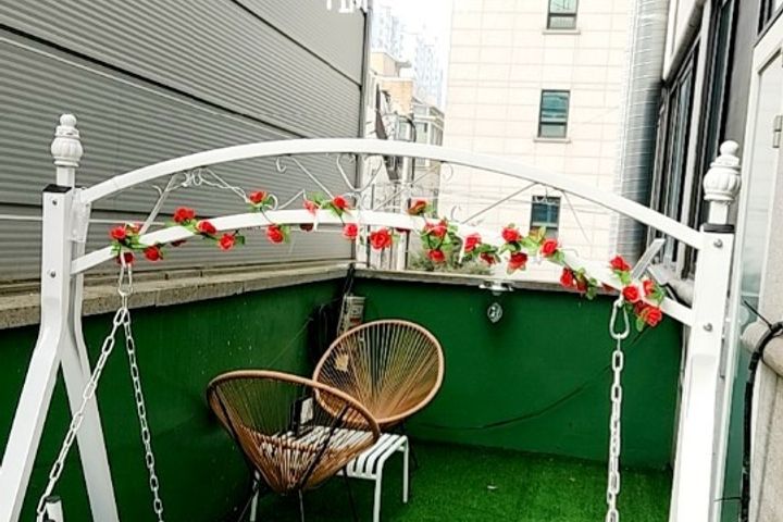 Studio apartment with a balcony 15th image