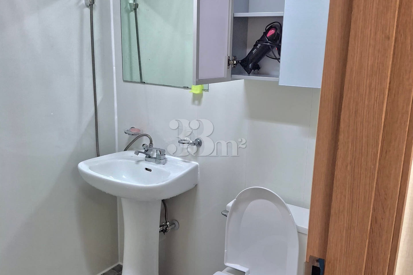 🌈 Two-room unit in front of the Office of Ed 17th image
