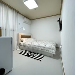 Room 102 / Warm Room / Bucheon Station Unit Image