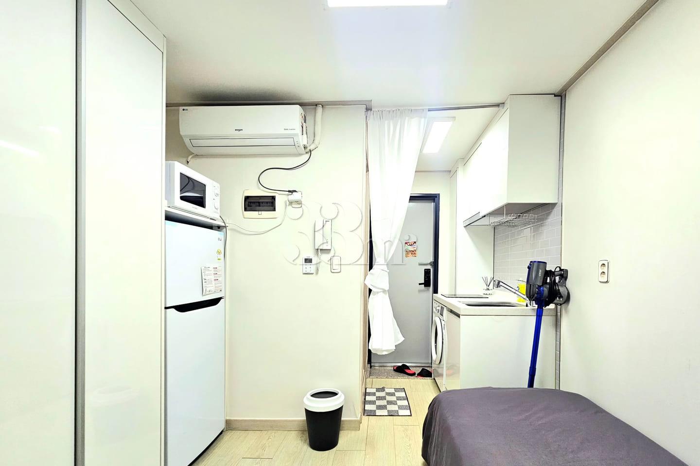 Fully furnished, 3-minute walk from Boramae S 2th image