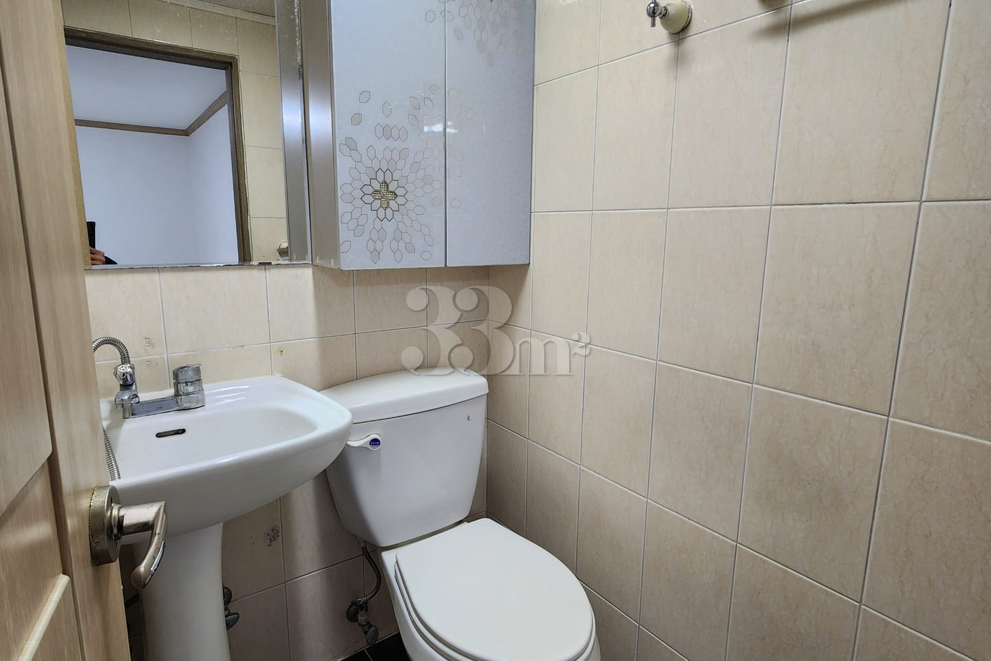Clean and cozy room in Ingye-dong 8th image