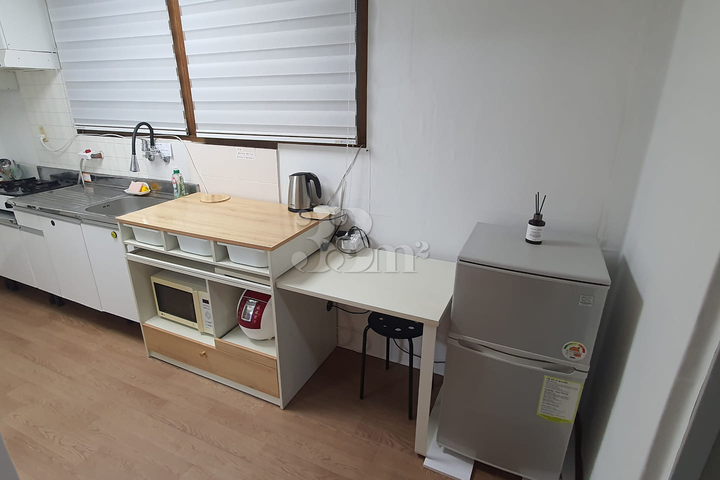 Two-room apartment in a semi-basement in Mia- 4th image