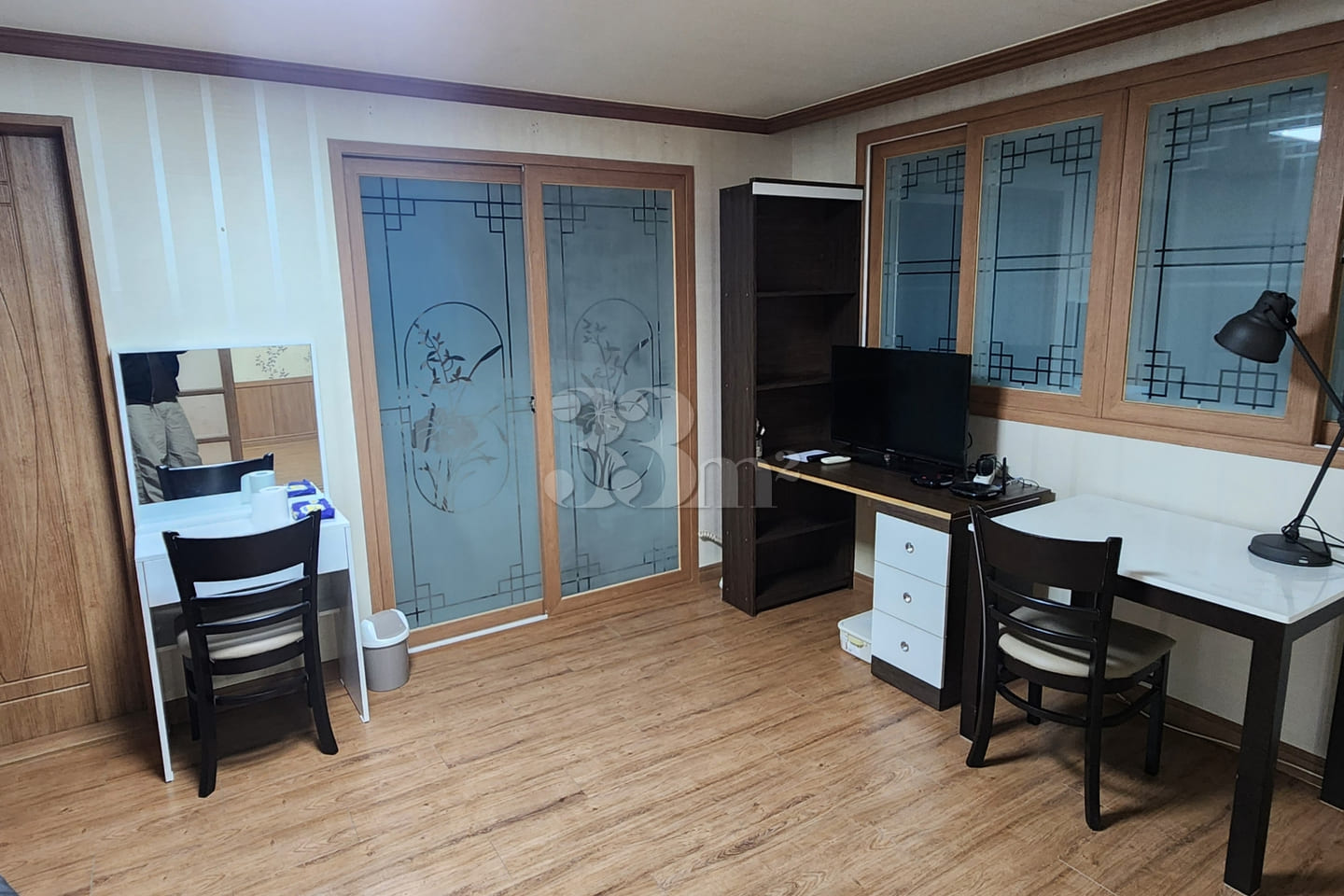 Studio apartment with separate room/balcony 0th image