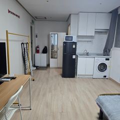 Room 403 Unit Image