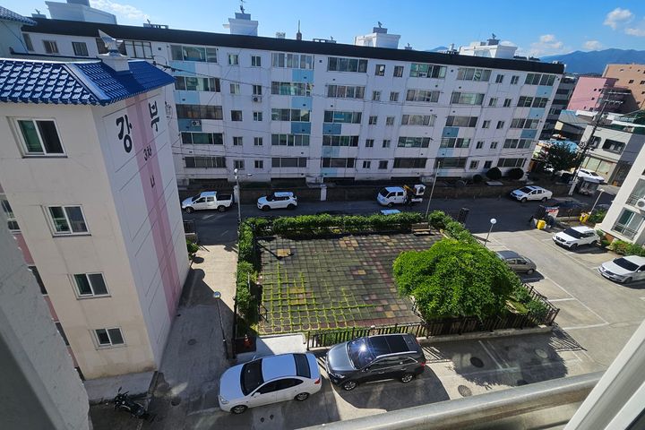 햇살 좋은 조용한 아파 11번째 이미지