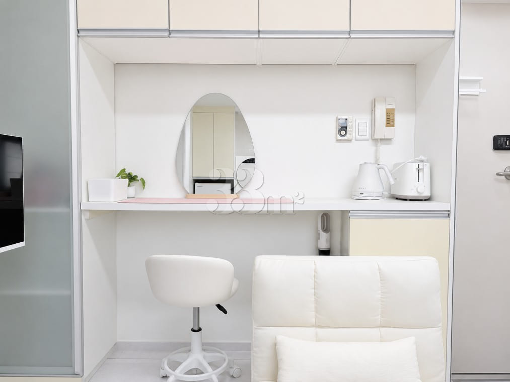 Spacious, well-shaped, and bright unit in the 5th image