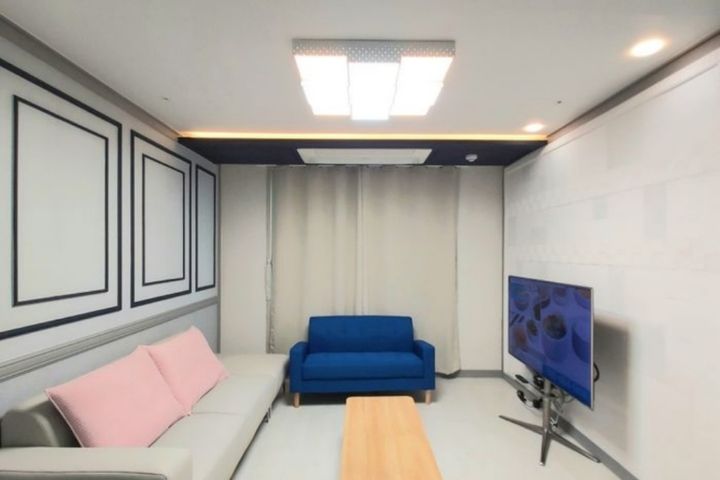 Fully furnished apartment in the Gunpo Statio 0th image