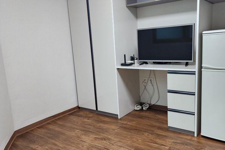 Hyunjeong Studio A 6th image