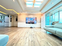 Large-sized unit with an ocean view on Dalmaj 10th image
