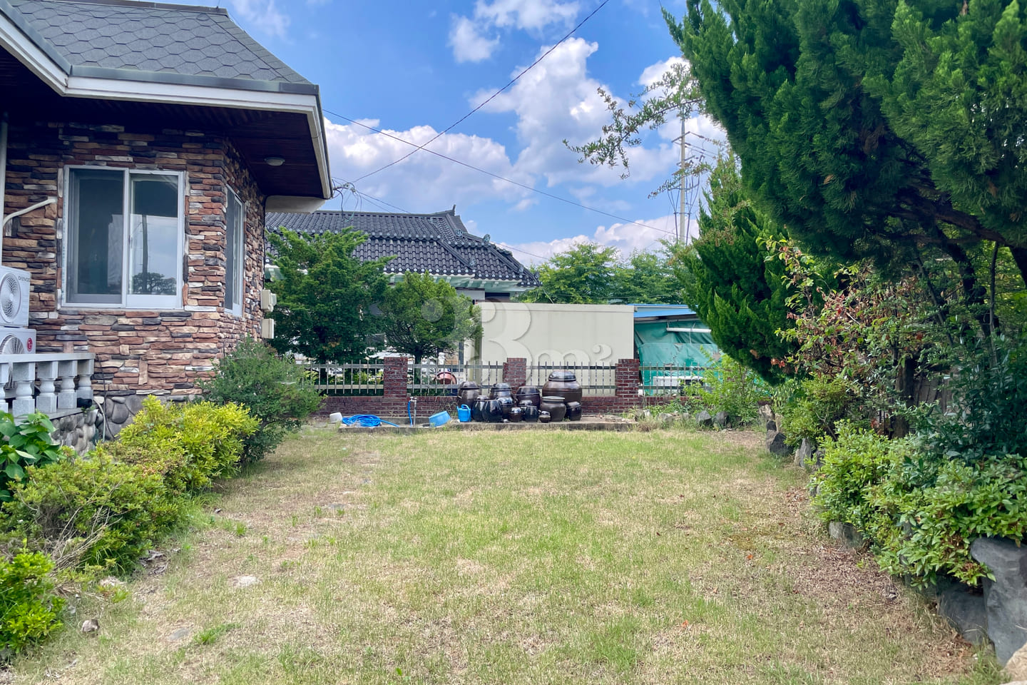 Private house with a lawn, dog-friendly 9th image