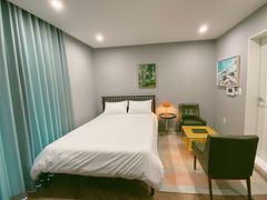 201, a unique coziness 2th image