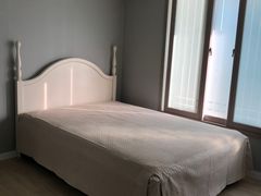 Fully furnished, stylish space just 5 minutes 0th image