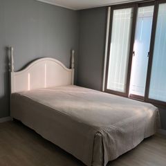 Fully furnished, stylish space just 5 minutes Unit Image
