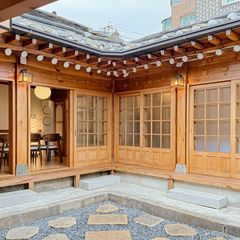 Hanok near Hansung University Station in Seon Unit Image