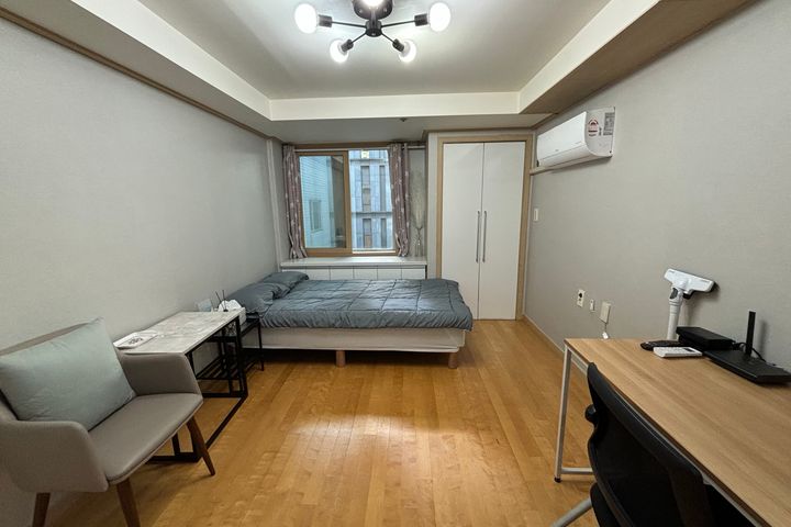 Gangnam Station, 1-minute walk, fully furnish 0th image