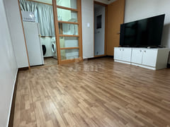 Clean, fully furnished room B in front of Bye 2th image
