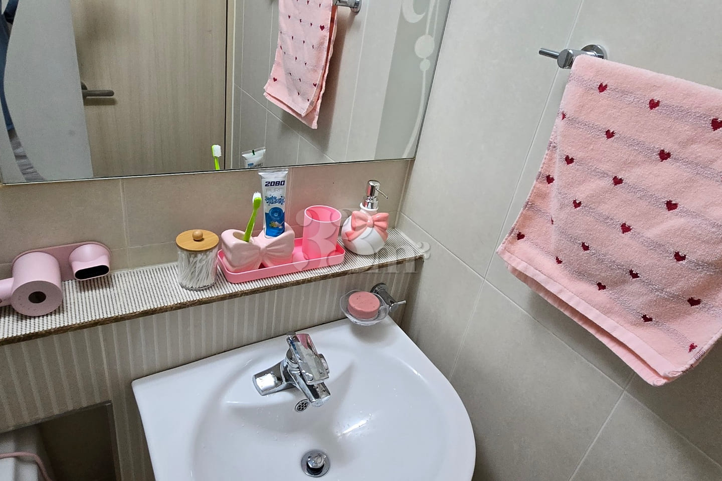 Perfect rating! Beautiful 2-bedroom unit. 9th image