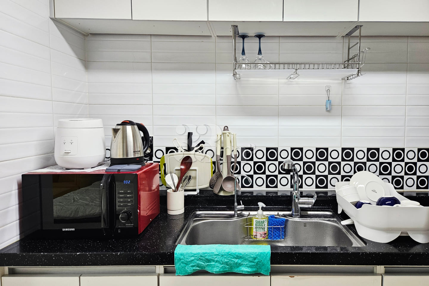 A cozy, home-like two-room unit in Biha-dong 6th image