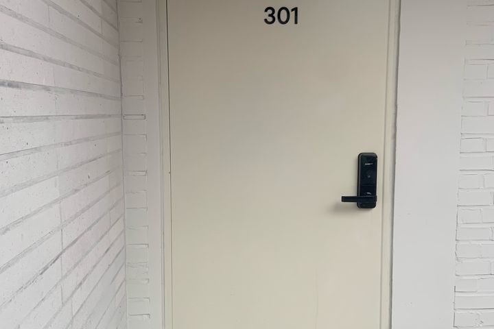 Multi-family house, Unit 301 5th image