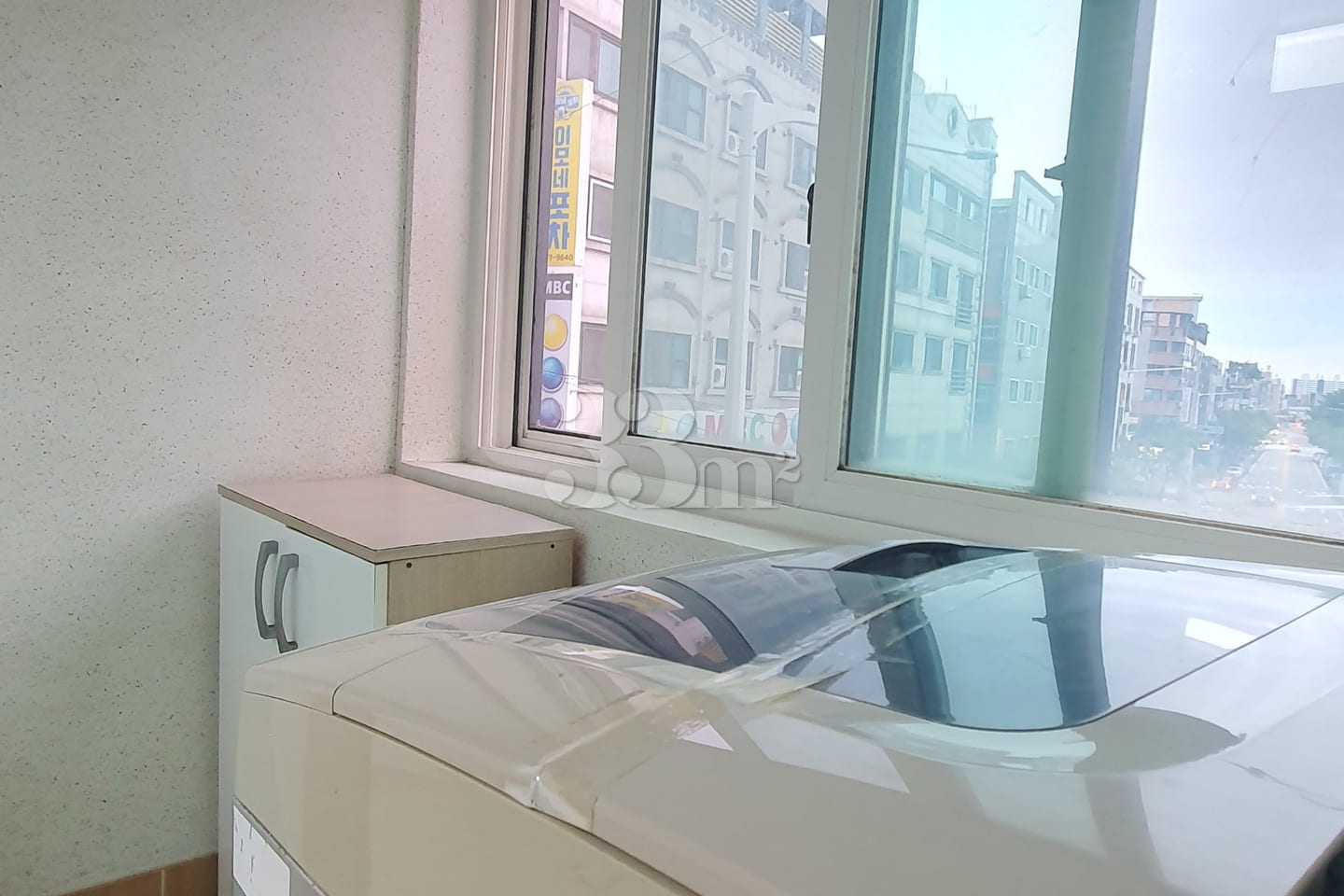 Clean studio apartment 301 5th image