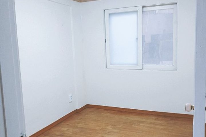 Spacious 85㎡ home, 1 minute from Jemulpo Stat 5th image