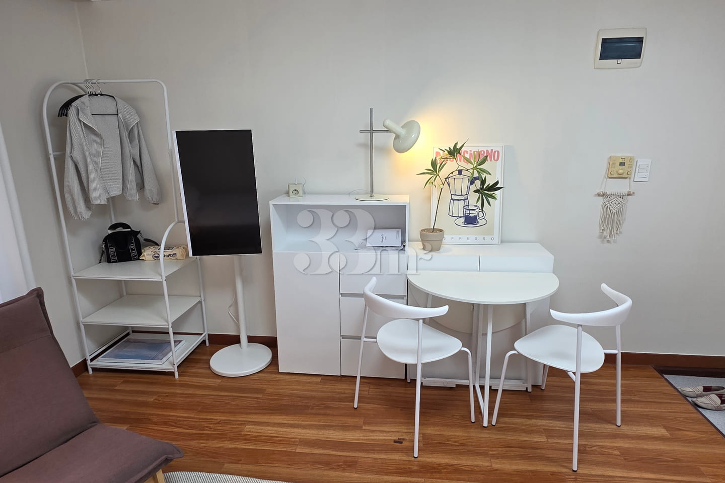 Verified-review studio apartment near Hongik 3th image