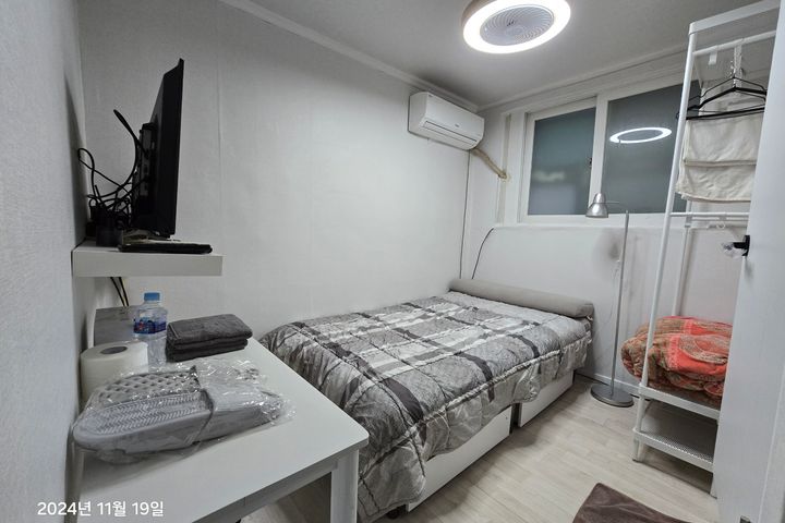 5 minutes from Bucheon Station, Modern White 4th image