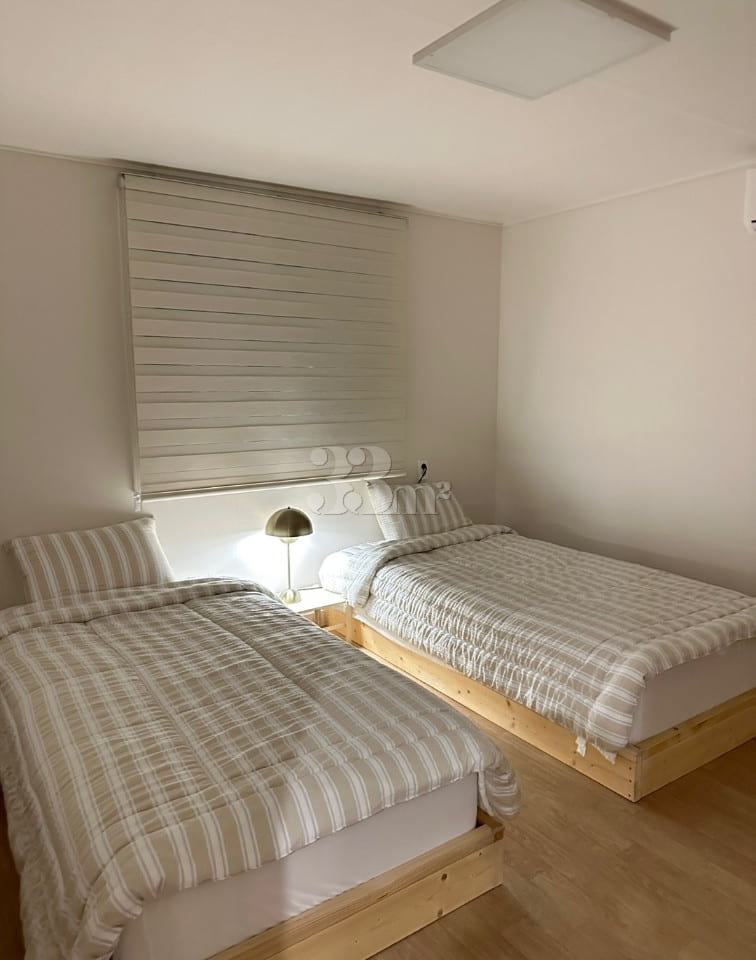 Spacious 35-pyeong detached house 1th image
