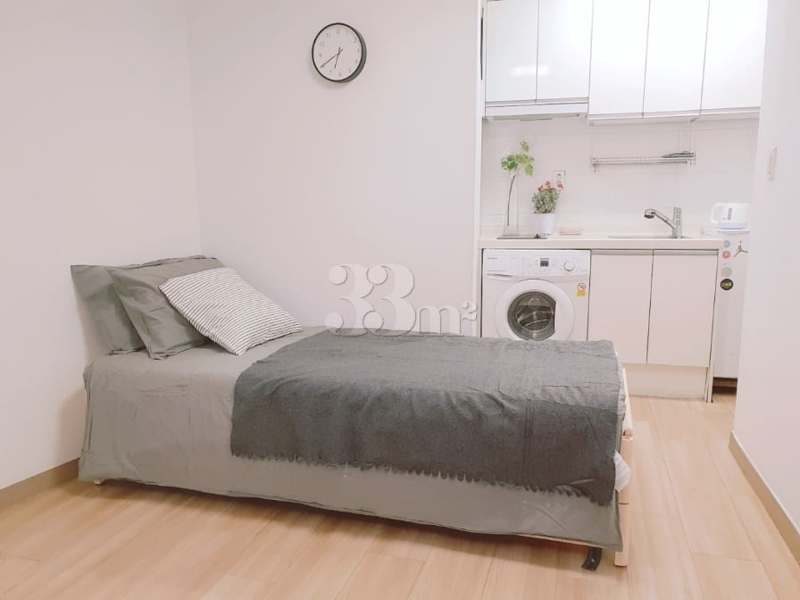 Room 103 0th image