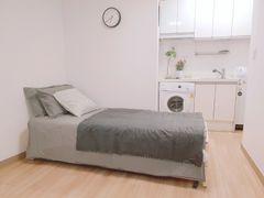 Room 103 0th image