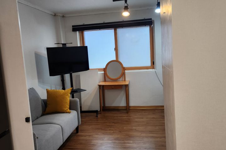 Fully furnished villa near Yeongdeungpo Marke 16th image