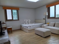 A Room Lingering with the Scent of Tangerines 6th image