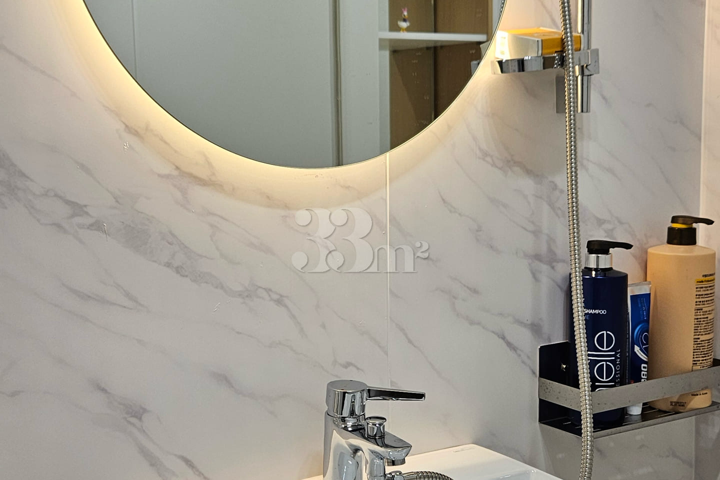 Cleanly Remodeled Room 12 6th image