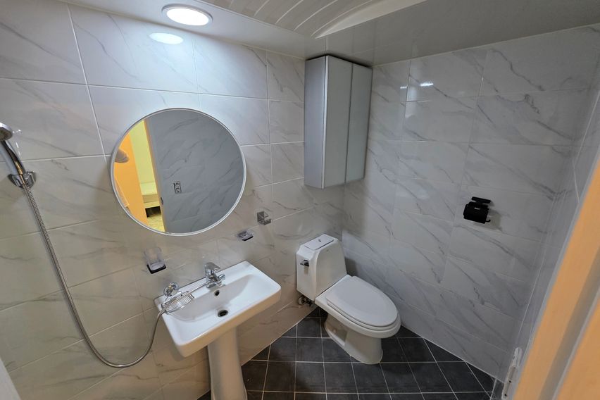 광장로 하얀집 201호