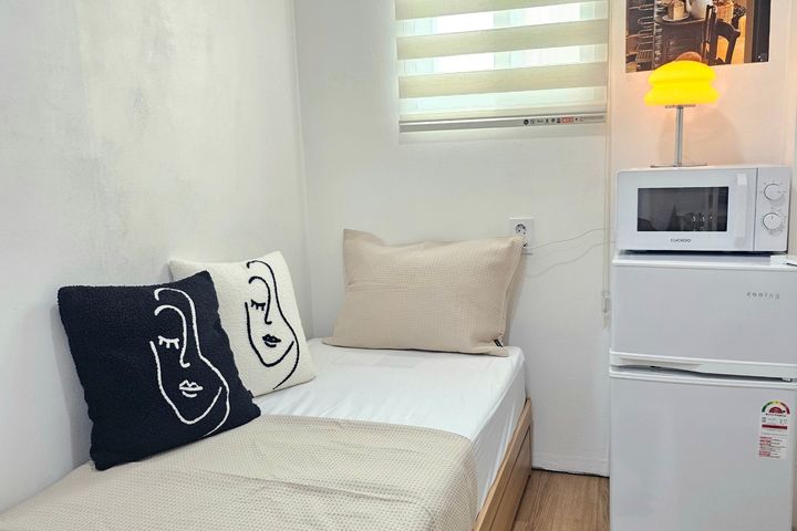 Deluxe Room, 100m from Sinnonhyeon Station 2th image