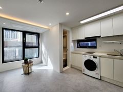 Charming studio apartment 0th image