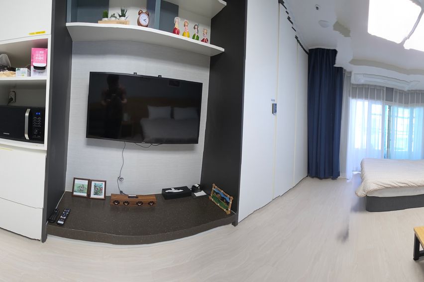 여수 핫플 숙소앞 바다 0번째 이미지