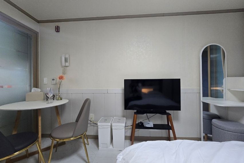 다이소근방 화이트이쁜방