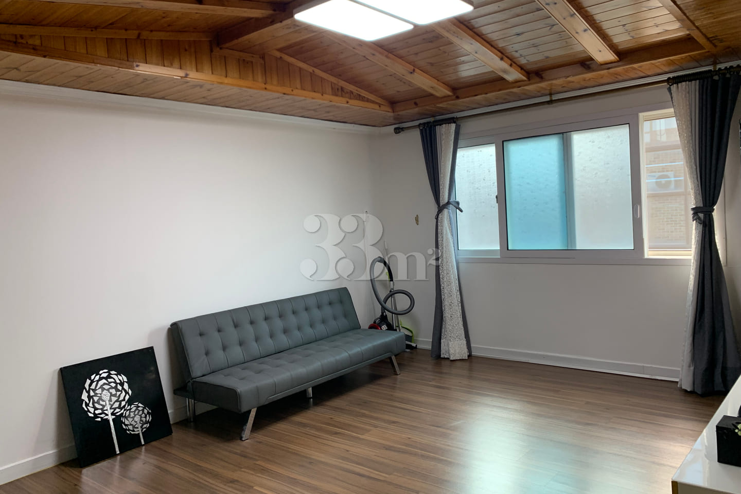 Quiet home with 3 bedrooms and 2 bathrooms 11th image