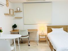 Sunny and cozy 2nd-floor studio apartment 6th image