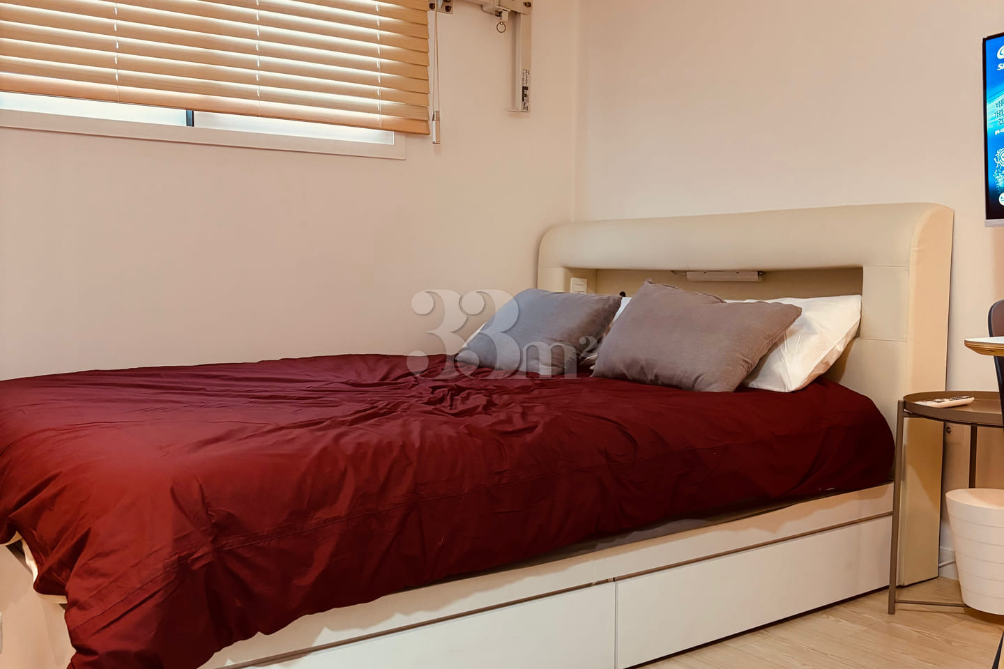New 3-story studio apartment, 3 minutes from  7th image