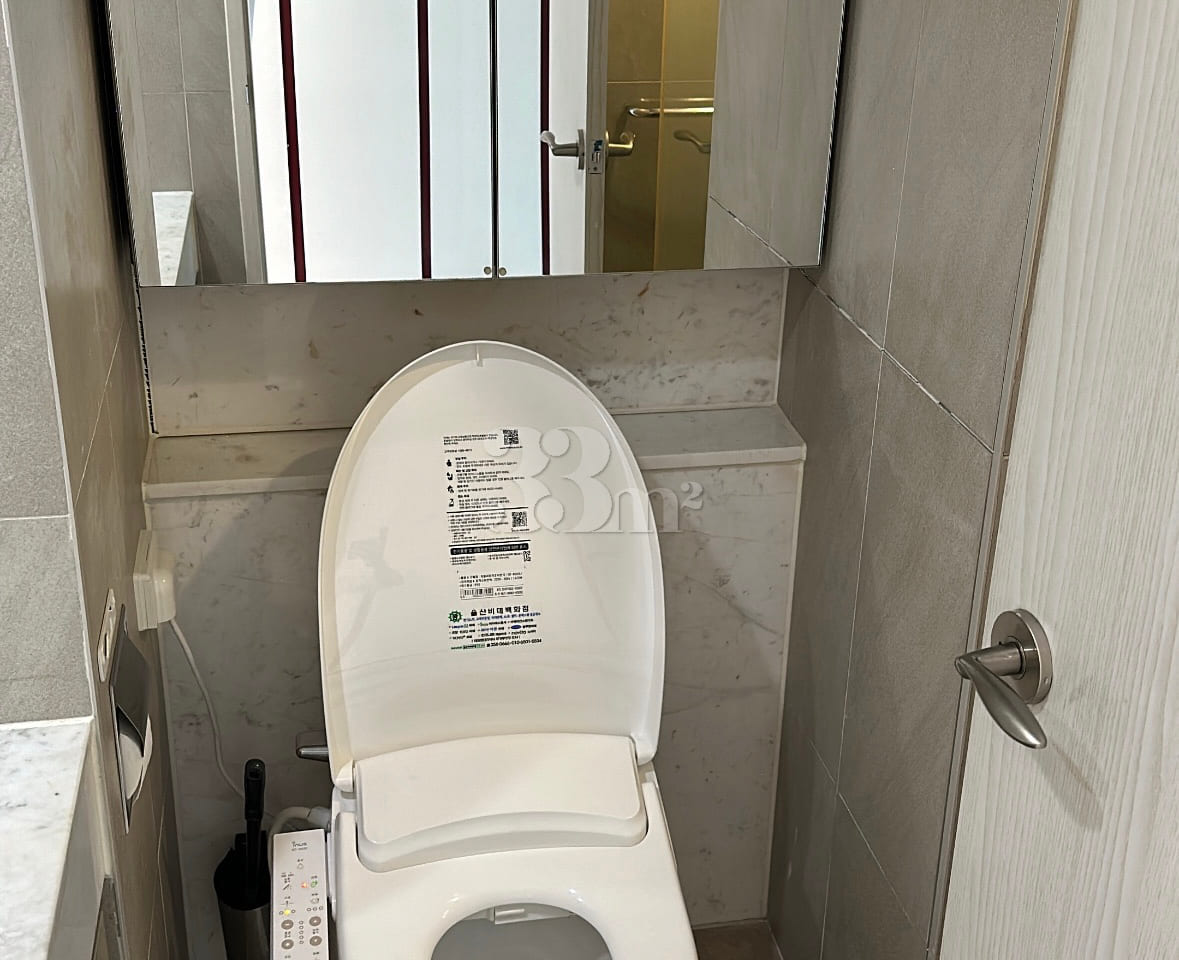 Great value 🔥 Fully furnished, right by the  17th image
