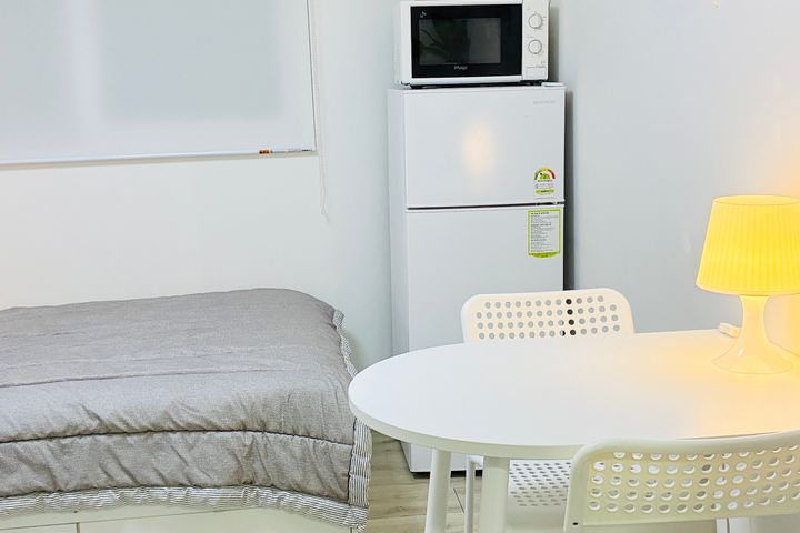 Quiet and simple studio apartment with a sepa 8th image