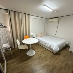 Long-term room for rent near Lee Choon Taek H Unit Image