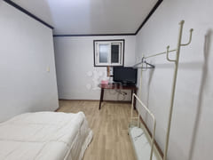 StayUp Room 202 0th image