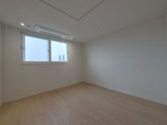 Spacious home within walking distance of Buch 6th image