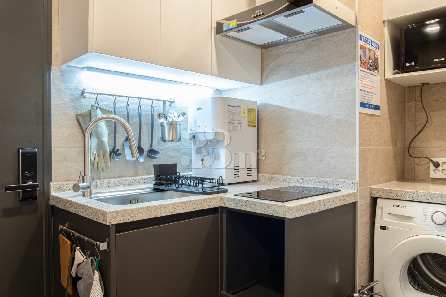New Luxury Fully Furnished Unit 402 9th image