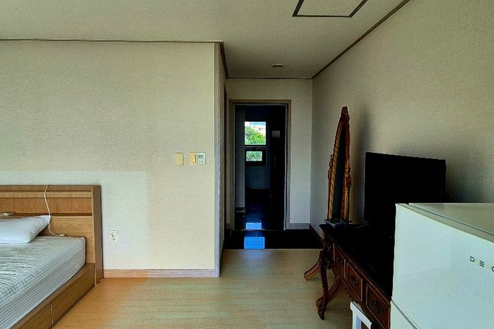 Room 202 with a nice ocean view 13th image
