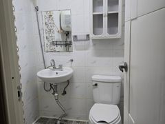 Room 405 4th image